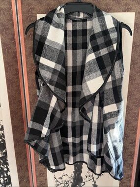 Amazon Black and White Plaid Open Front Vest